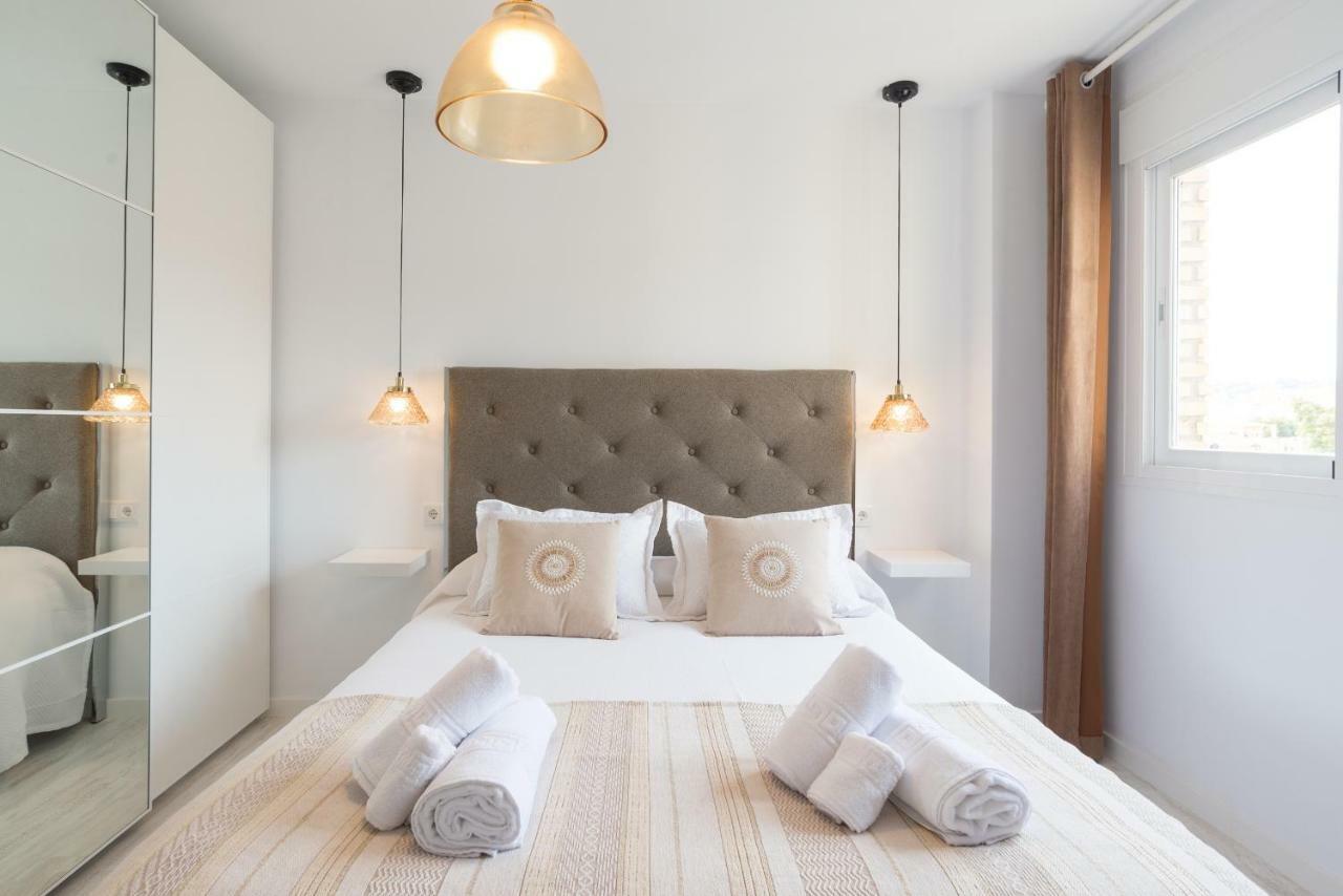 Stunning Spacious City Apartment With Free Parking Malaga Exterior photo