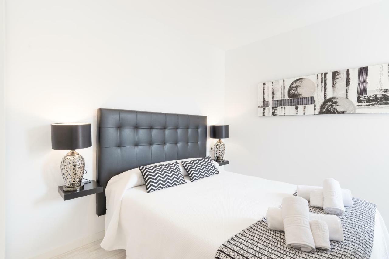 Stunning Spacious City Apartment With Free Parking Malaga Exterior photo