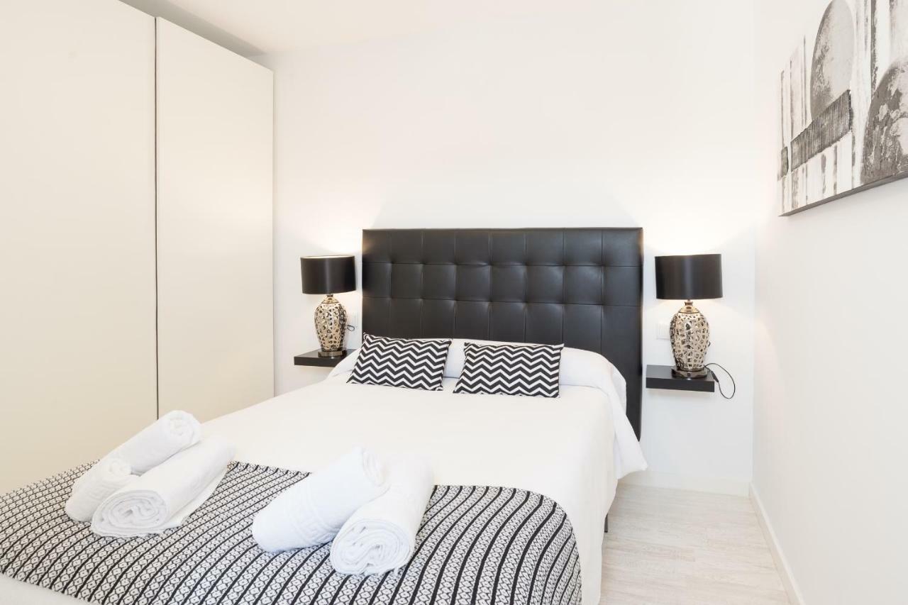 Stunning Spacious City Apartment With Free Parking Malaga Exterior photo