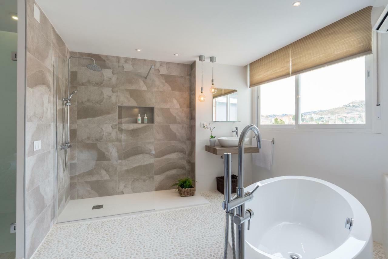 Stunning Spacious City Apartment With Free Parking Malaga Exterior photo